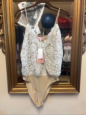 Leyden Ivory Lace Bodysuit with Cream Lining